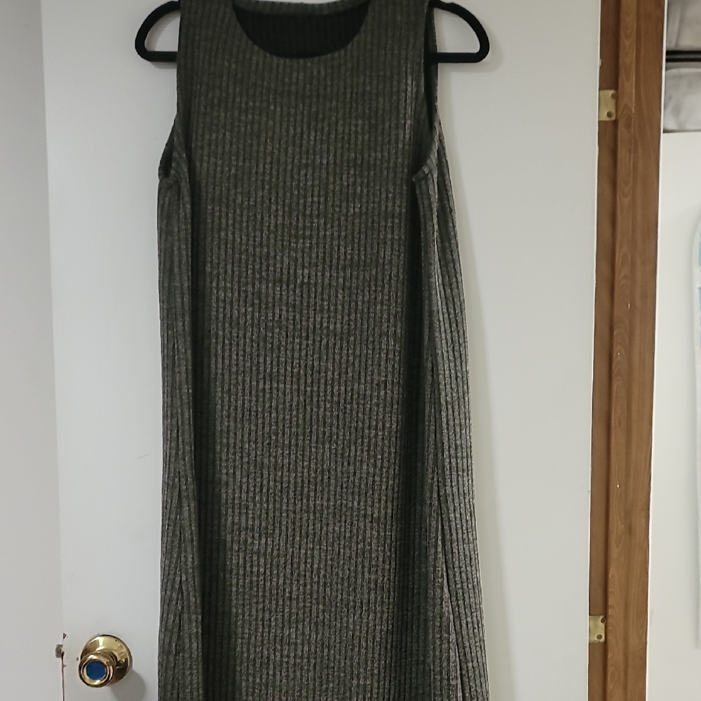 Sleeveless Ribbed Maxi Dress in Olive Green